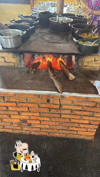 Comida em Restaurante Paineira