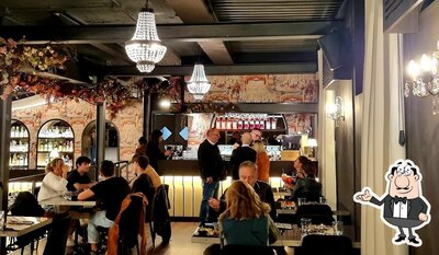 Siediti a un tavolo di Lumière Milano