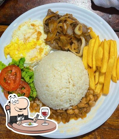 Comida em Na Praça Choperia