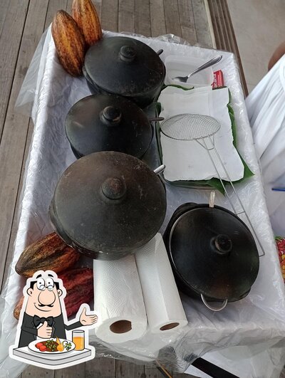 Platos en Acarajé da Sid