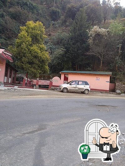 Check out how Evergreen Restaurant looks outside