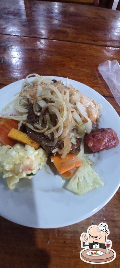 Comida em Restaurante Panela de Ferro