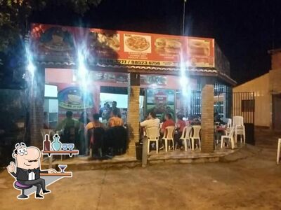 Veja imagens do interior do Esquina da Pizza