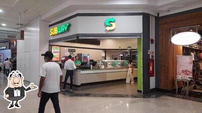 Veja imagens do interior do Subway