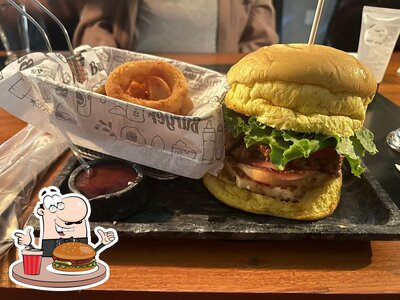 Os hambúrgueres do Santo Burguer irão satisfazer diferentes gostos