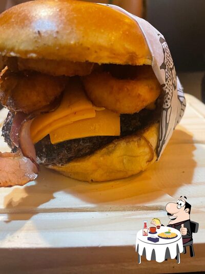 Delicie-se com um hambúrguer no Hamburgueria Chida's Burger