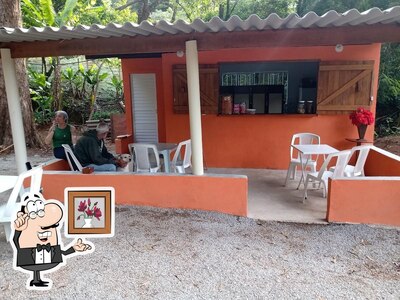 O interior do Rancho e conveniência paraíso