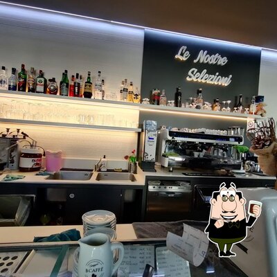 Prova le varie cose da bere disponibili dal caffè bar Bar L' Incontro