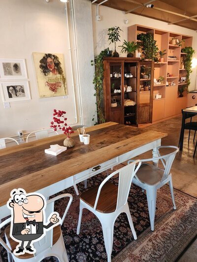 Veja imagens do interior do Casa Coffee Colab