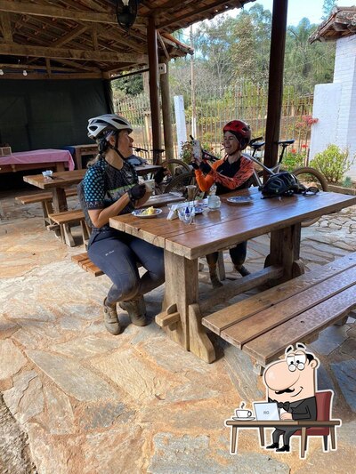 Veja imagens do interior do Osterrëich Café