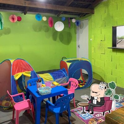 O interior do ELITE LANCHES