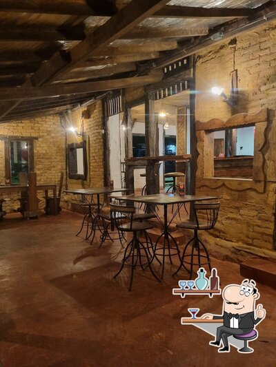 O interior do Rústico Burger