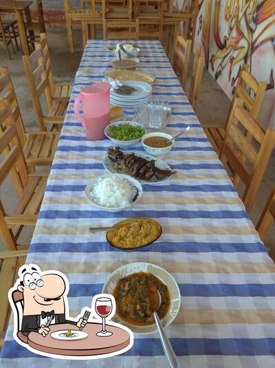 Comida em Restaute e Peixada Da Maria