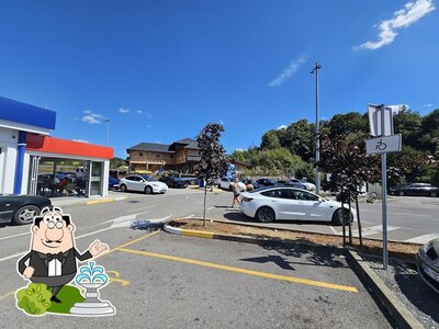 Puoi goderti l'aria fresca dal dehors di Adria Cafe