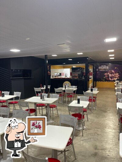 O interior do Fast Burger