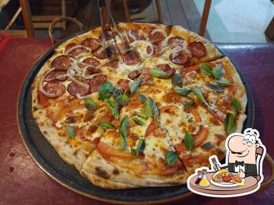 Experimente pizza no NOMAD Pizzaria - Praia do Forte