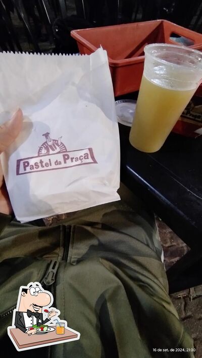 Comida em Pastel Da Praça
