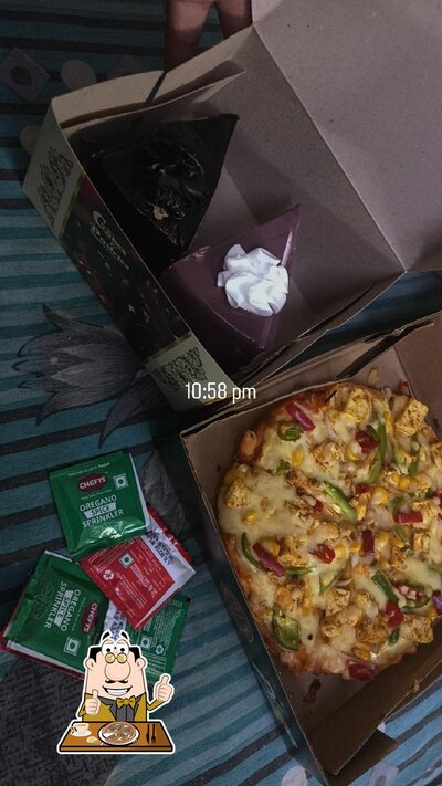Order pizza at Cafe By Mistake