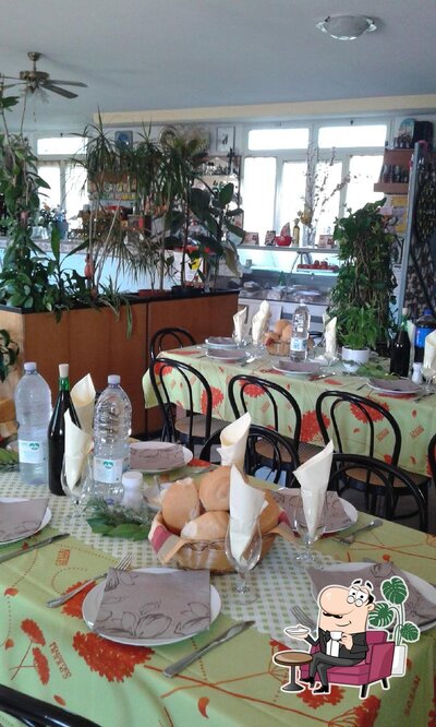 Dai un'occhiata agli interni di Bar Ristorante Da Ugo
