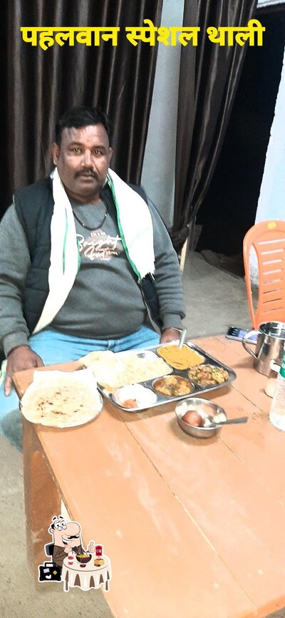 Meals at पहलवान ढाबा, रेस्टोरेंट