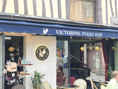 Découvrez l'intérieur de VICTORINE PIANO BAR