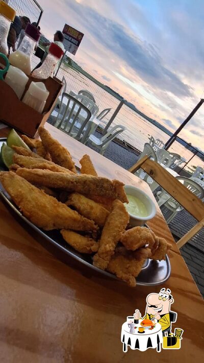 Platos en Deck Recanto do Lago