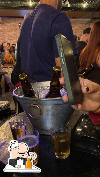 Quintal do Choco fornece um número de drinques