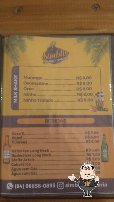 Experimente diferentes bebidas servidos no Simblis Açaiteria e Lanchonete