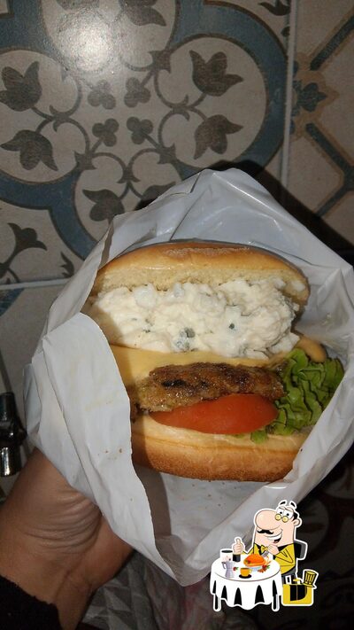 Platos en Bravo's Burguer