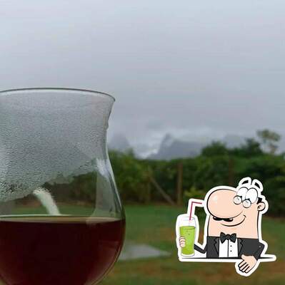 Você pode desfrutar de uma bebida do menu