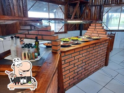 Presenteie-se com sushi no Restaurante Panela de Ferro