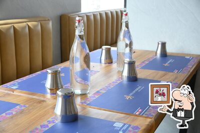 The interior of Annapoorani Vegetarian Restaurant