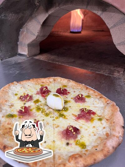 A Oronero isola di capo rizzuto, puoi ordinare una bella pizza