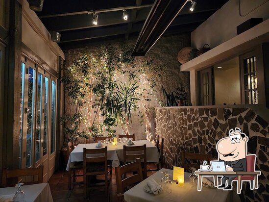 Mythos Taverna, North Vancouver - Restaurant menu, prices and reviews